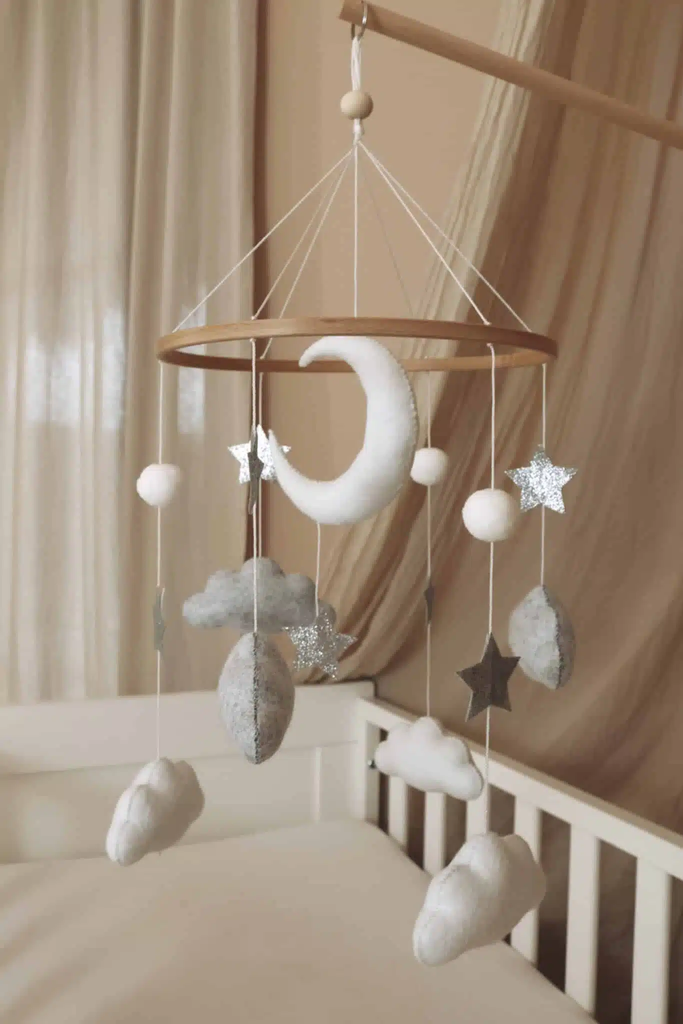 Little Loua - Mobile Bébé Fait Main - Lune et étoiles